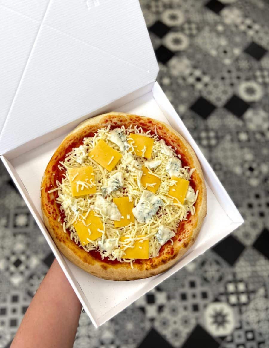 Carte des pizzas des distributeurs de Napoli Factory Moissac 2 Pizza 4 FROMAGES TOMATE