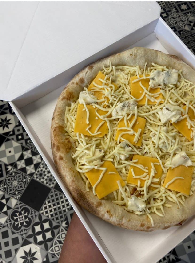 Carte des pizzas des distributeurs de Napoli Factory Moissac 1 Pizza 4 FROMAGES